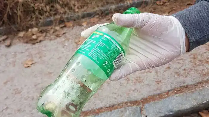 Flasche mit 10 Euro gefunden von Sebastian Hölbling, 3c