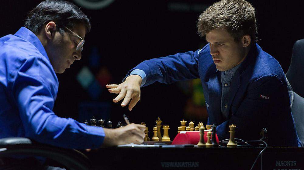 Weltmeister Magnus Carlsen (rechts) und sein Vorgänger Vishwanathan Anand kommen nach Österreich