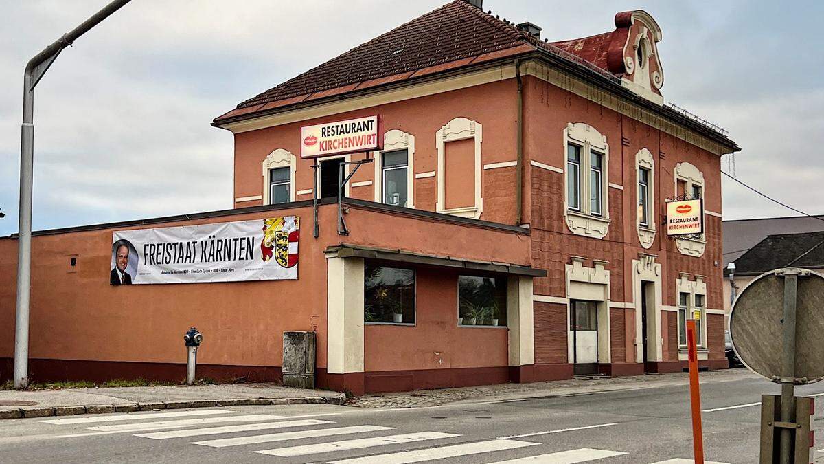 Ein &quot;Freistaat Kärnten&quot;-Transparent in der Völkermarkter Straße