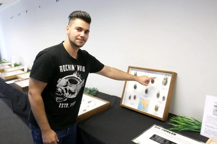 Rene Dombrowski (Foto) machte mit seiner faszinierenden Ausstellung „Insektopia“ Station in der Bezirkshauptstadt. 