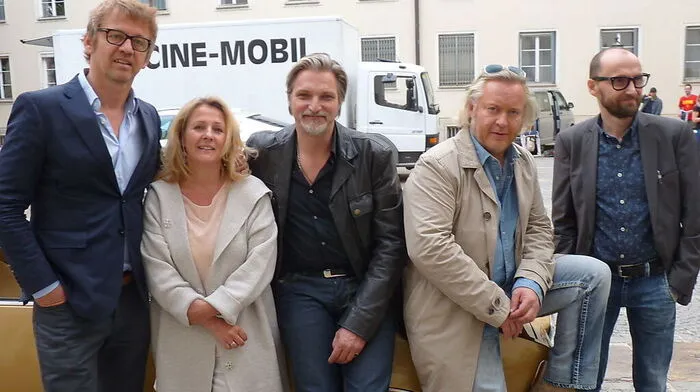 Das Soko Donau-Team mit Enrico Jakob (Cinestyria, rechts) war im Frühjahr bei Dreharbeiten in der Grazer Burg 