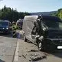 Die beiden Fahrzeuge wurden bei dem Unfall schwer beschädigt