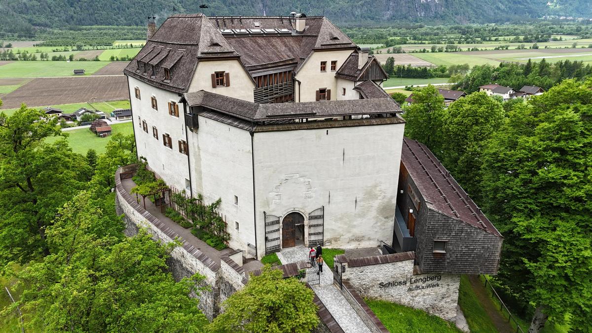 Im ausgebauten Dachgeschoss von Schloss Lengberg bietet das Internat Mehrbettzimmer