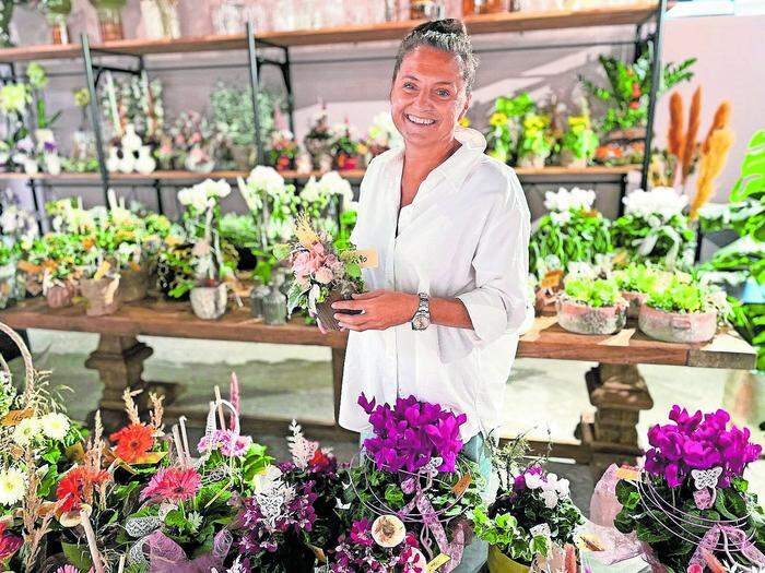  
Marion Spörk in ihrem Blumengeschäft