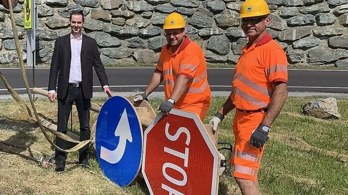 Verkehrsschilder aus Holz