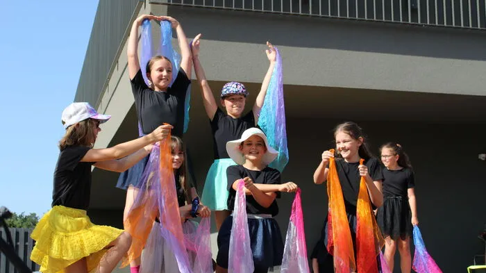 Mit einem großen Schulschlussfest wurde der neue Bewegungspark in Hofstsätten an der Raab feierlich eröffnet.Und