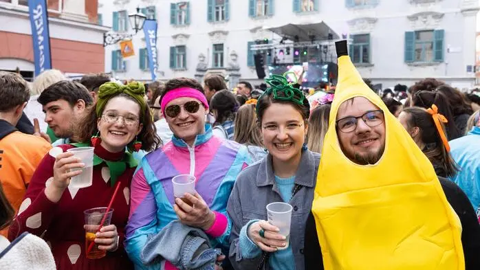 Bananen, Erdbeeren, Sieben Zwerge, Super-Marios und Luigis, Piloten, Kapitäne, Polizistinnen, Cheerleader, Mäuse und vieles mehr