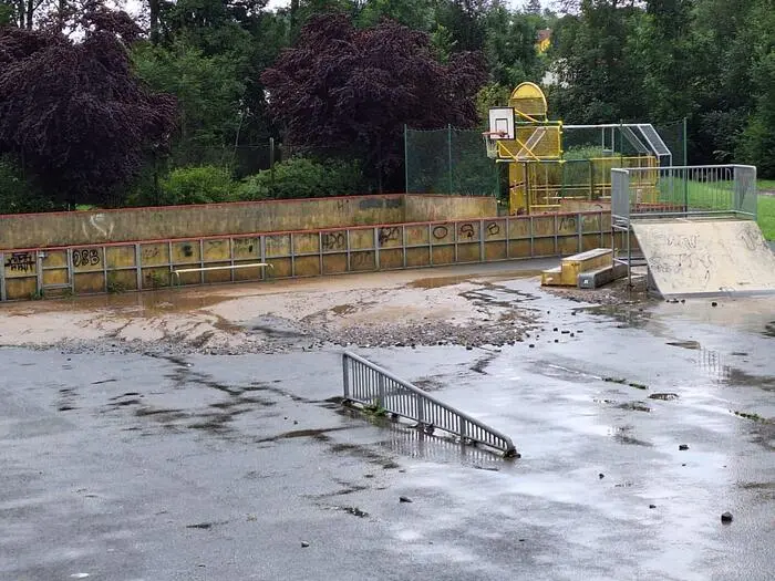 Überschwemmungen richteten im Pischelsdorfer RömerBad verheerende Schäden an. 