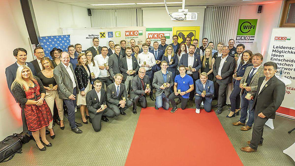 Die WKO zeichnete die &quot;Stars of Styria&quot; des Bezirkes Leoben mit Urkunden und Trophäen aus.