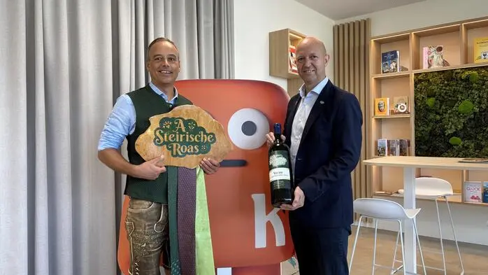 Christoph Wegscheider (links), Geschäftsführer der Steirischen Roas, mit Andreas Geier, dem Bürgermeister der nächsten Roas-Station Vorau