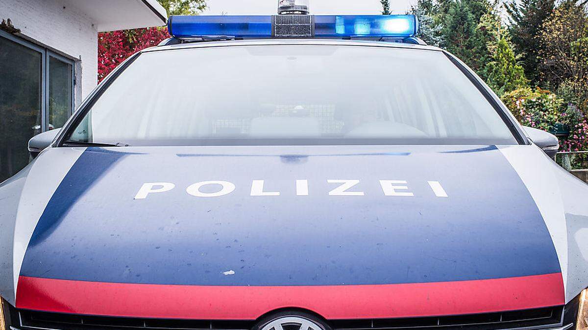 Die Polizei fahndet nach den Unbekannten