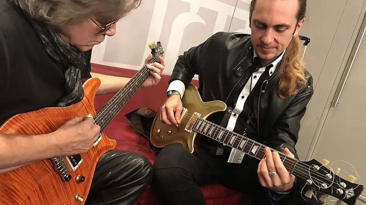 Legende Feliciano mit dem Grazer Gitarristen Ulrich Ellison