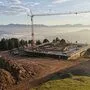 Morgendlicher Blick auf eine der höchsten Baustellen des Landes
