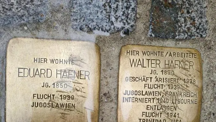 Stolpersteine für Eduard Hafner und Walter Hafner in der Neutorgasse wurden zerkratzt