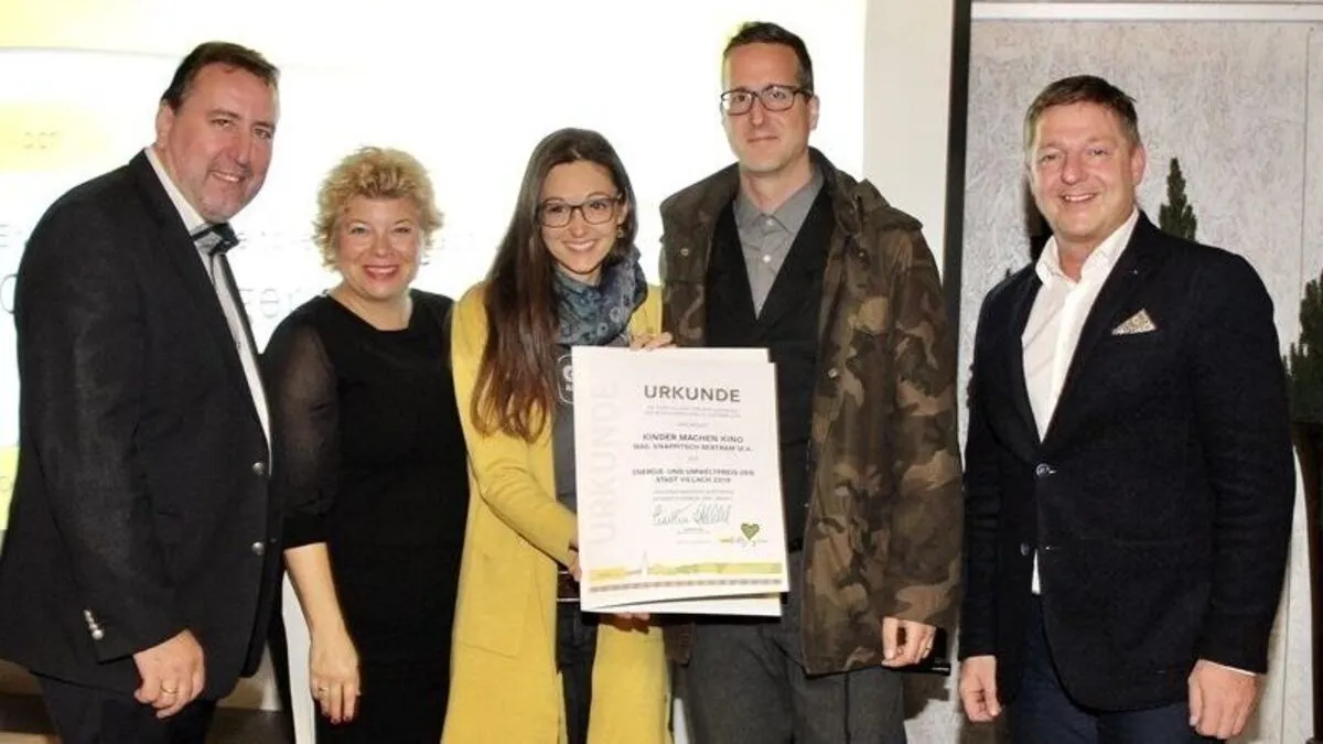 Von links: Umweltreferent Erwin Baumann (FPÖ), Vizebürgermeisterin Irene Hochstetter-Lackner (SPÖ), die Preisträger Marie-Therese Vollmer und Bertram Knappitsch sowie Bürgermeister Günther Albel (SPÖ)