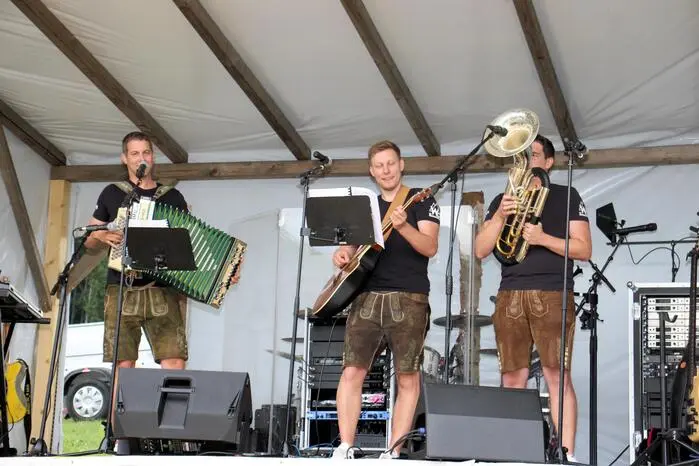 Die Schilcherland Buam, die Weingartsberger, die Aichfelder und DJ Blackout sorgten für die musikalische Untermalung.