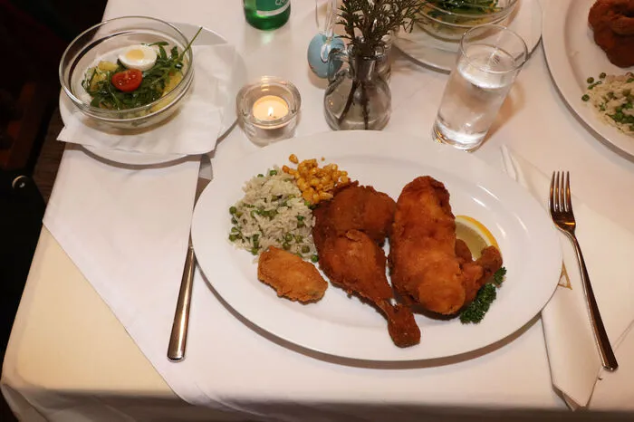 Bitte klicken Sie sich durch die Bilder!