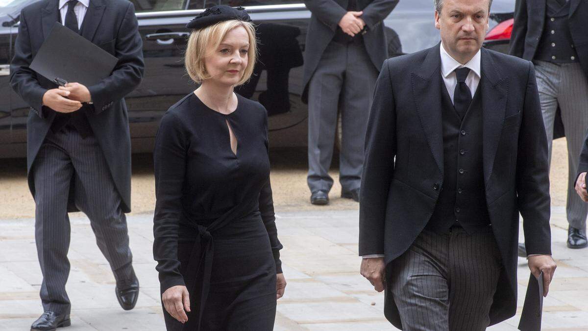 Die britische Premierministerin Liz Truss kam mit ihrem Mann Hugh O'Leary zum Begräbnis der Queen.