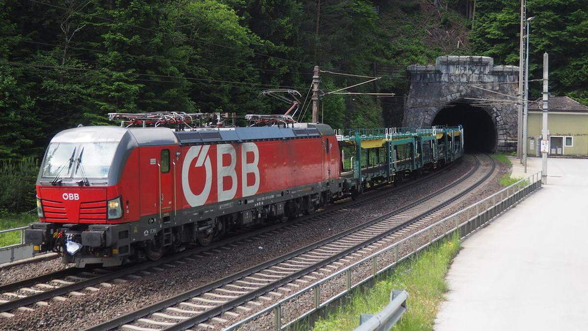 2020 wird der 110 Jahre alte Bahntunnel saniert 