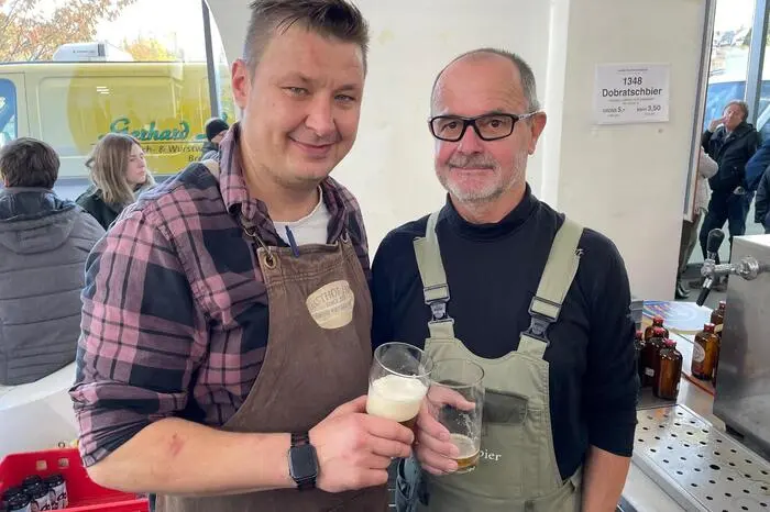 Rudolf Malle (Mallebier, Oberwollanig; rechts) mit Gerfried Hopf