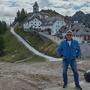 Christian Novak vor einem Paragliding-Spung vom Monte Lussari  