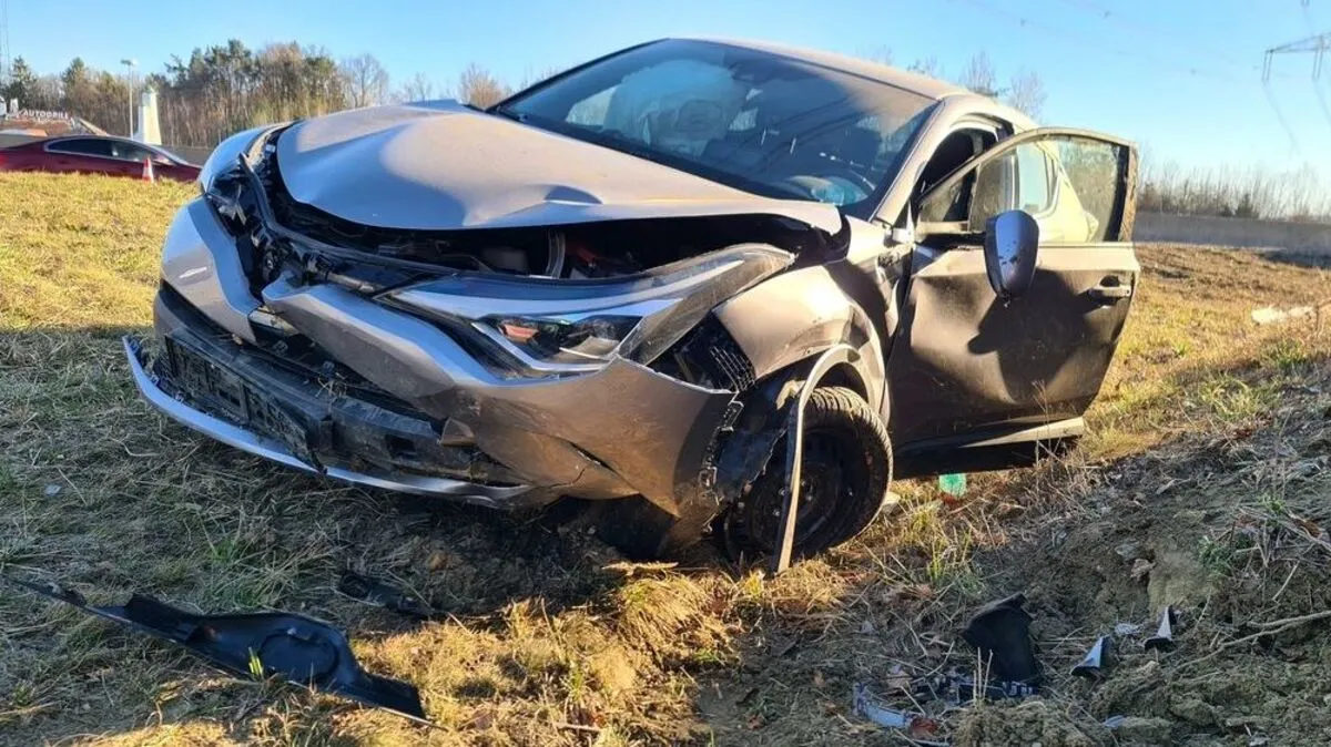 Am Pkw entstand ein Totalschaden, der Lenker blieb unverletzt