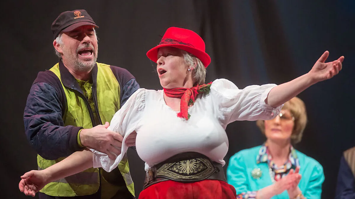 Magdalena Klaunzer war „Cilli aus Virgen“. Am Bild mit Thomas Mattersberger	