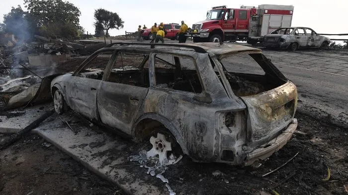 Das sogenannte Thomas-Feuer nördlich von Los Angeles ist nur zu 10 Prozent eingedämmt.