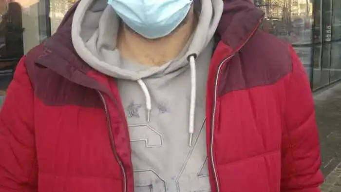 Youssef Ahmed aus Graz: Ich bin zu Hause an meinem Schreibtisch gesessen und habe plötzlich ein Wackeln gespürt. Die Katze hat angefangen zu miauen. Nach ein paar Sekunden war alles vorbei und mir war ein bisschen schwindelig. Ich bin echt dankbar, dass es kein schlimmeres Beben war.