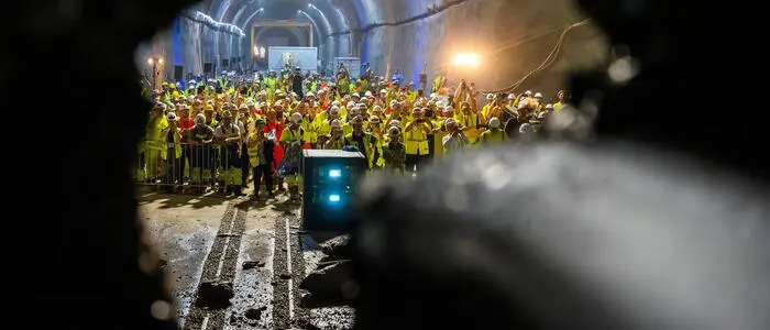 Blick durch das Schneidrad der Tunnelbohrmaschine „Wilma“ im August