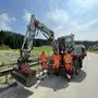 Mitarbeiter der Straßenmeisterei im Einsatz: Heimo Schreilechner, Engelbert Winkler, Werner Hirner und im Bagger Christian Schwaiger