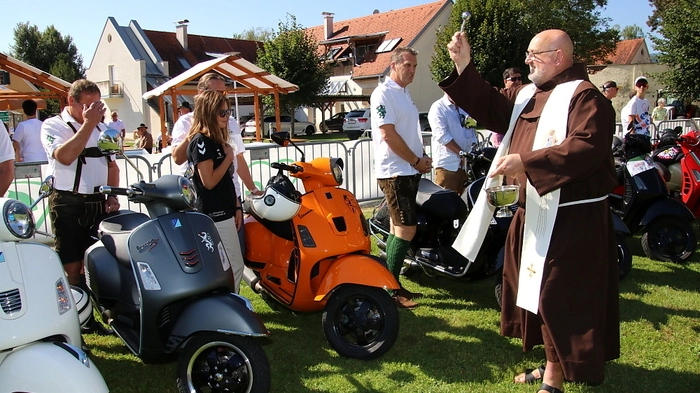 Dieses Treffen ging als Vorprogramm zum Almabtrieb der Lipizzaner-Junghengste im Wallfahrtsort über die Bühne.