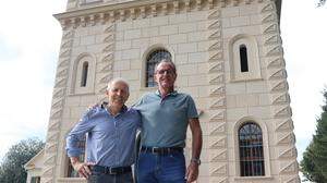 Gerhard Matzer und Mike Rath vor der Breitegger Kirche in der Gemeinde St. Ruprecht an der Raab