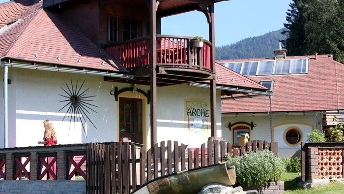 Am Wochenende wurde der Bibelwanderweg im Biolandhaus Arche (Foto) hoch über Eberstein eröffnet. 