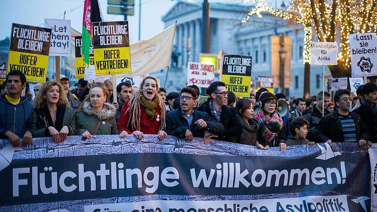 Demo gegen Abschiebepolitik Ende 2016, in der Endphase des Präsidentschaftswahlkampfes