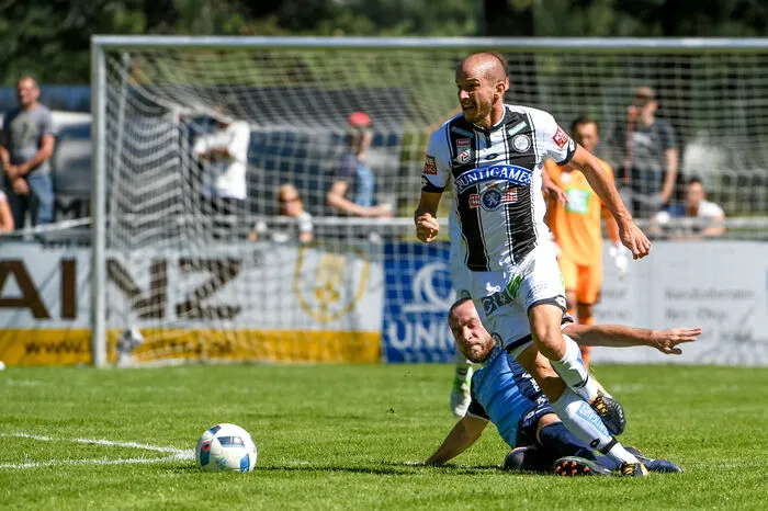 Hoffnung keimte auf, als Semih Yasar in der 31. Minute ein Foul an Fabian Koch beging...