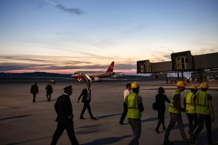 Zum Vergleich: 2017 wurden auf dem größten deutschen Flughafen Frankfurt/Main 64,5 Millionen Fluggäste abgefertigt.