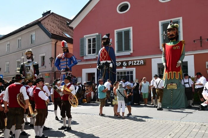 „Soetwas werden wir in Murau nicht so schnell wieder erleben“, meinte etwa eine Besucherin. Gut 2000 Gäste kamen insgesamt zum Internationalen Samsontreffen in Murau.