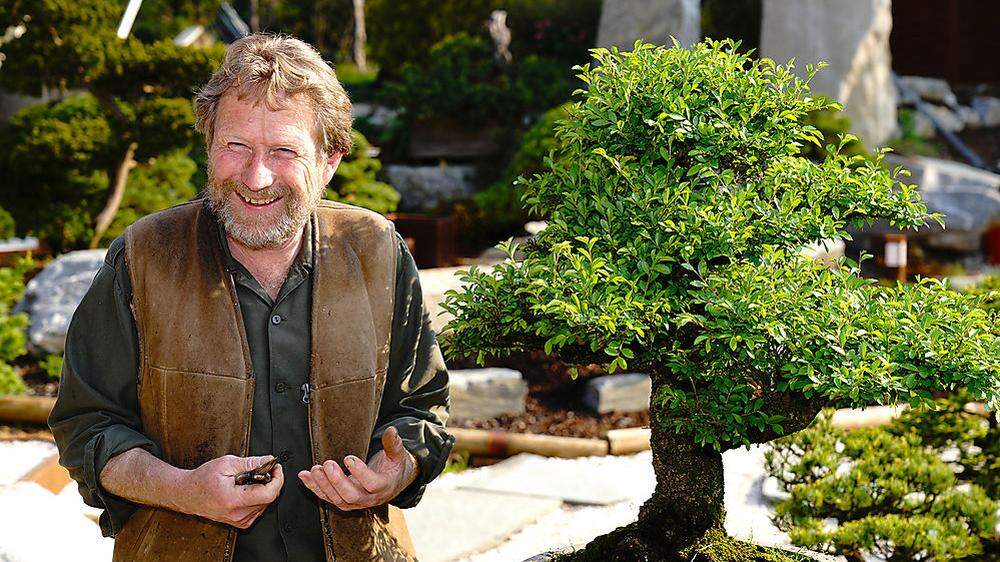 Beschäftigt sich seit über 40 Jahren mit Bonsai: Günther Klösch aus Seeboden am Millstätter See