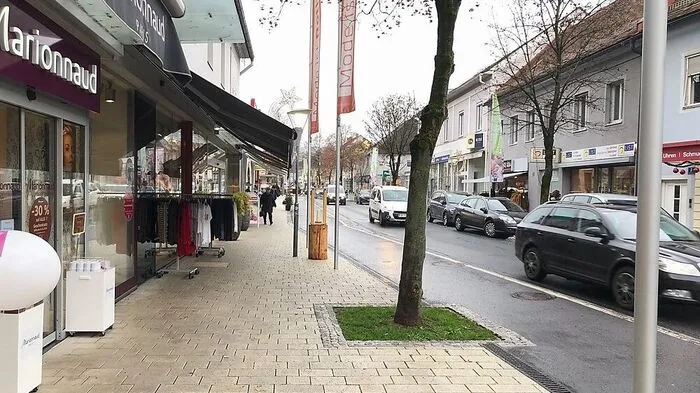 In der Feldbacher Bürgergasse herrschte am ersten Einkaufstag nach dem Lockdown kein Gedränge.