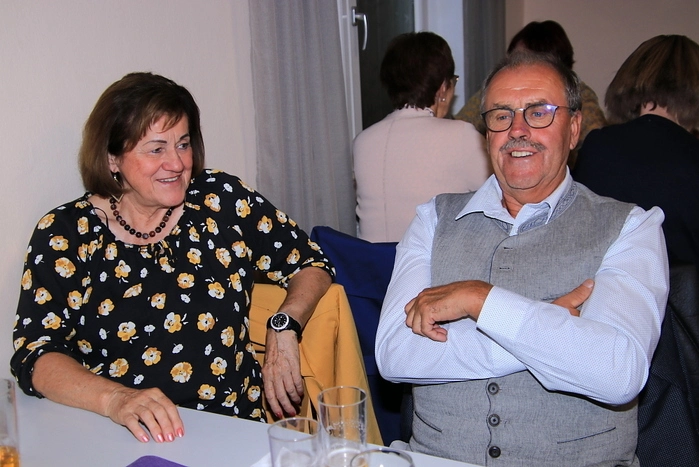 Markus Kern freute sich mit Gattin Andrea über den riesigen Erfolg seiner Veranstaltung im Landcafe.