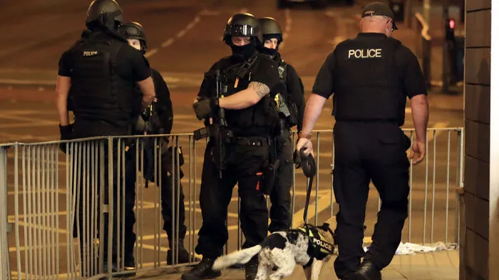 In der britischen Stadt Manchester hat es am Montagabend bei einem Konzert der US-Teeniestar Ariana Grande einen Terror-Anschlag gegeben.