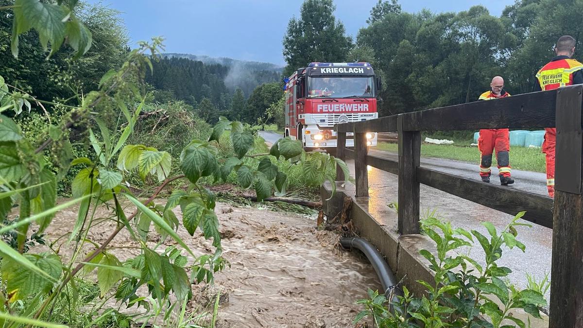 In der Obersteiermark kam es in der Nacht zu starken Regenfällen: Für die Gemeinden Traboch, Mautern und Thörl wurde Zivilschutzalarm ausgerufen