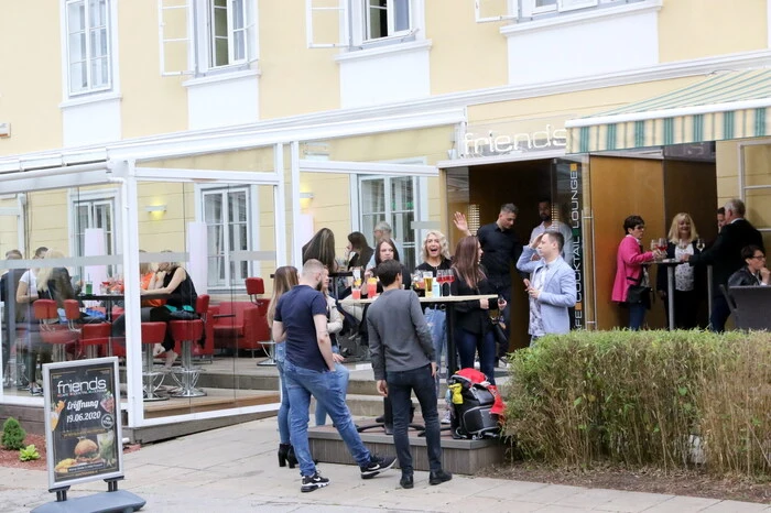 In der Wiener Straße 3 öffnete im ehemaligen Gemeindeamt die Bar „Friends“ ihre Pforten. 