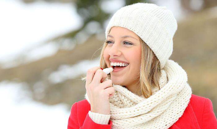 Deine Lippen haben keine Talgdrüsen und sind im Winter vollständig auf Hautpflege-Produkte angewiesen