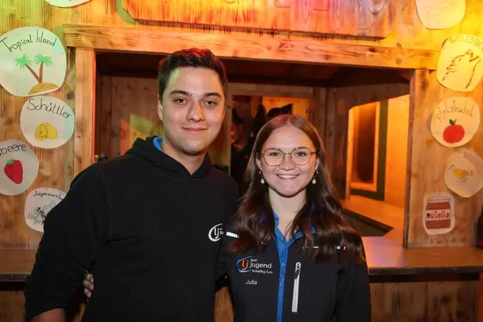 Obmann Jonas Monsberger und Mädlleiterin Julia Weber konnten zahlreiche  befreundete Landjugendgruppen begrüßen.