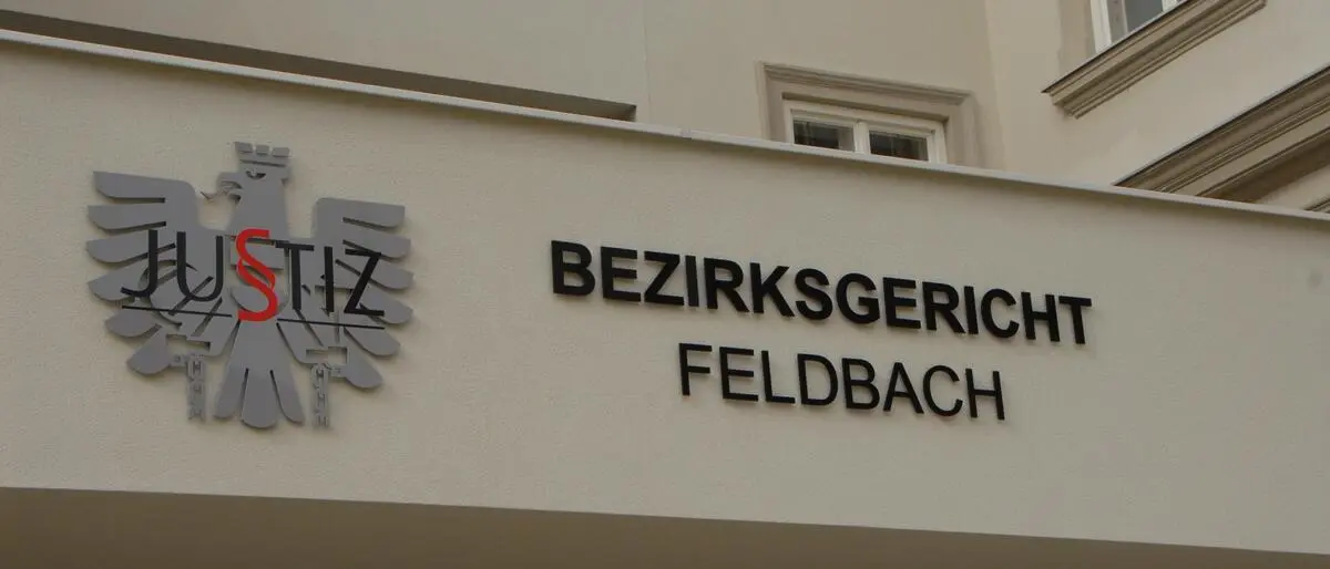 Kuriose Verhandlung am Bezirksgericht Feldbach: Angeklagter wird von Opfern eindeutig entlastet