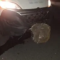 Der Stein lag auf der Fahrbahn der L602, Schönbergstraße, in Richtung Leibnitz