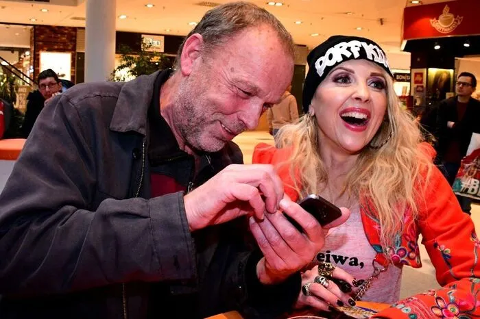 Im Anschluss an die CD-Präsentation gab es natürlich Hannah hautnah: Selfies, Autogrammkarten und Autogramme waren sehr begehrt.