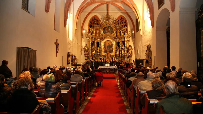 Wenn die Chorgemeinschaft Funder zum Adventsingen lädt, bleiben die Besucher nicht aus. 